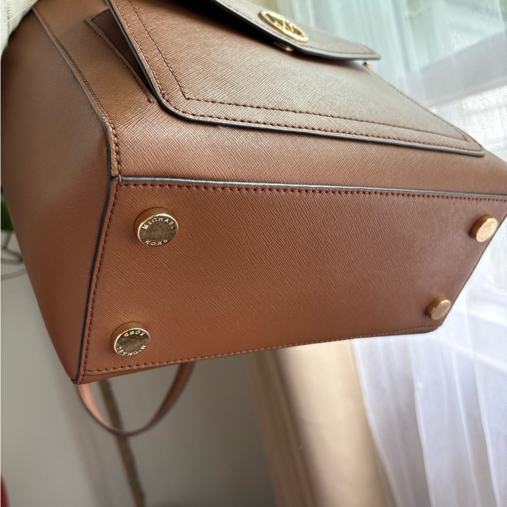 Michael Kors Tan Tote Bag with Gold Accents - Picture 5 of 5